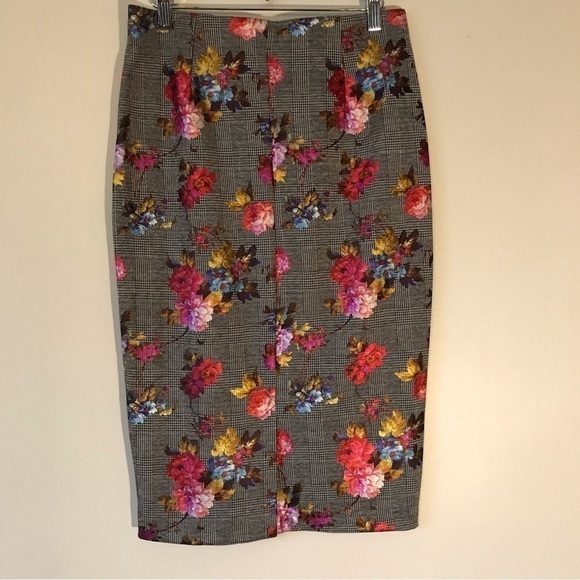 WOMEN’S plaid and floral ECI mid length skirt. Size small. - Picture 2 of 10